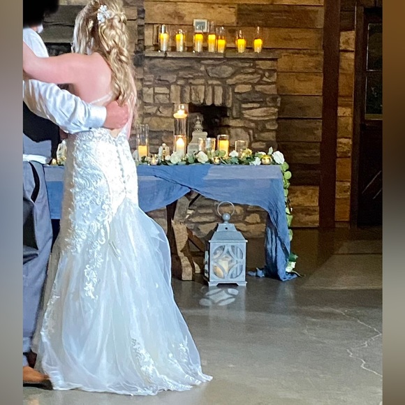 Stella York Wedding Dress 7394 - Picture 13 of 13